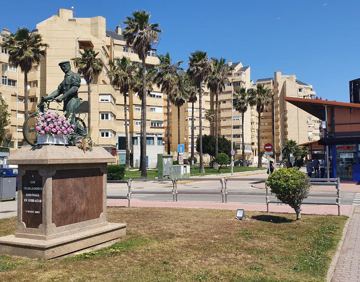 Visit Gibraltar Stay In La Linea For Less! La Línea de la Concepción Eksteriør billede