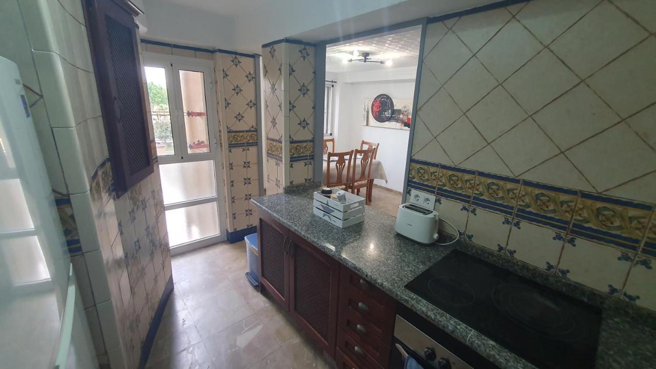 Visit Gibraltar Stay In La Linea For Less! La Línea de la Concepción Eksteriør billede